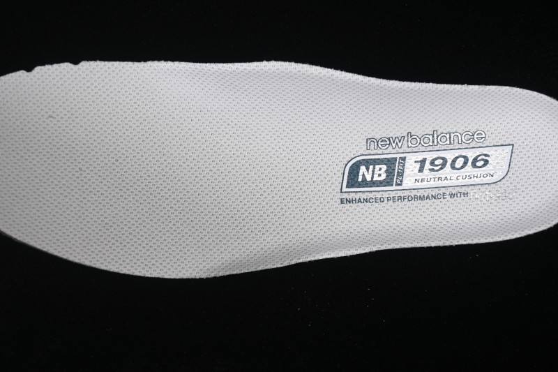 New Balance 1906 Series Retro Dad-Style Running Shoes with Breathable Mesh and Supportive T-Beam - U1906AC