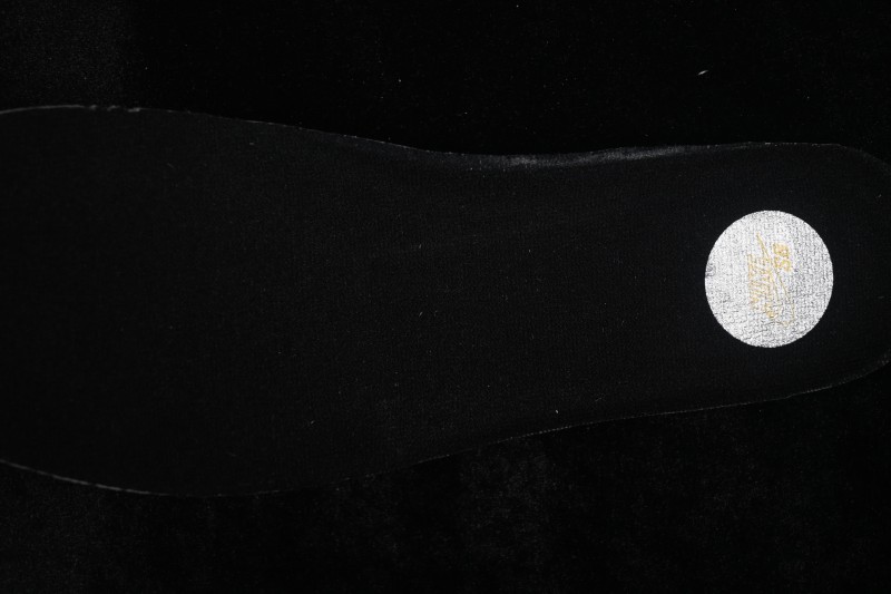 Nike SB Dunk Low Skateboarding Shoes with Cushioned Collar and Premium Leather - FQ7585-200