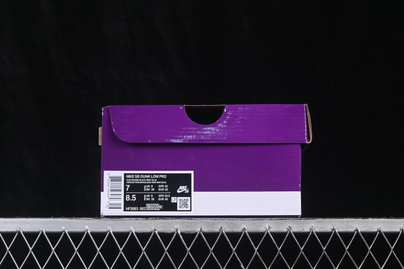 Nike SB Dunk Low Skateboarding Shoes with Cushioned Collar and Vulcanized Sole - HF3063-002