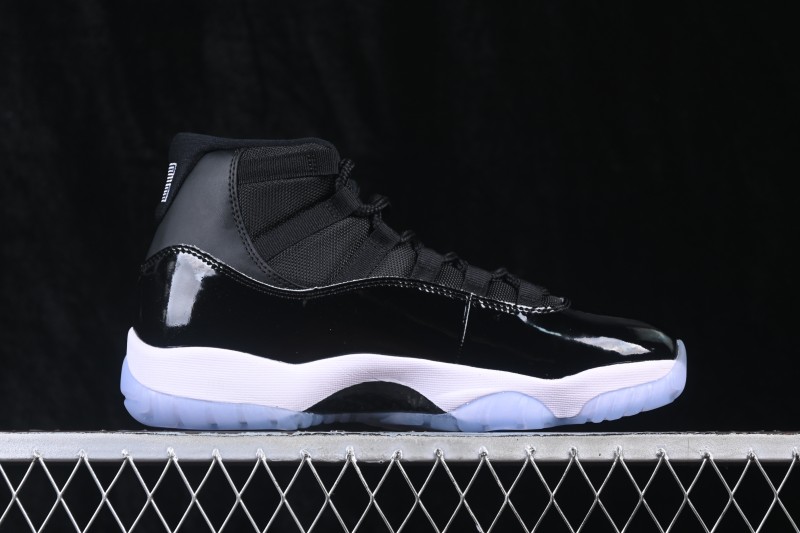 Nike Air Jordan 11 Retro High-Top Basketball Shoes with Space Jam Design and Carbon Fiber Plate - CT8012-900