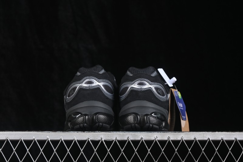 ASICS GEL-NYC Black Silver Unisex Retro Running Sneakers