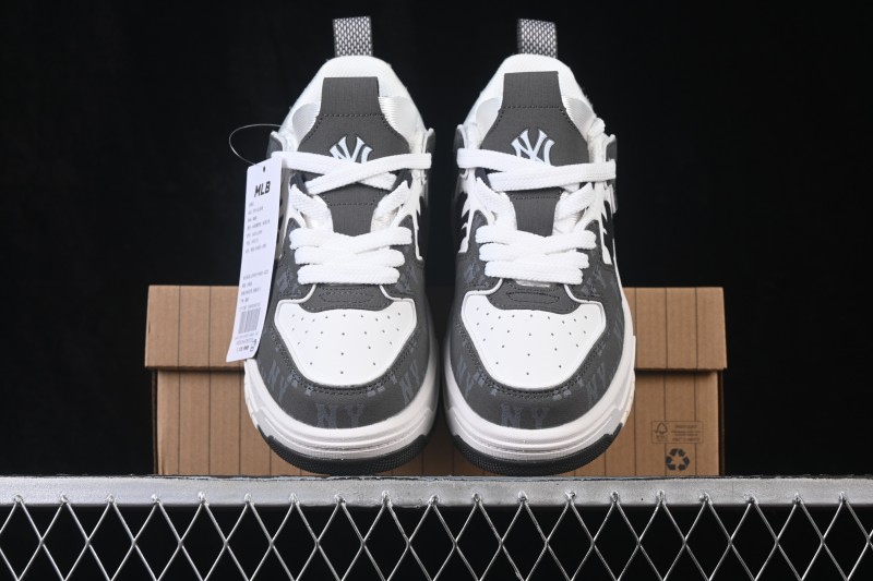 MLB Chunky Curve Liner Monogram New York Yankees Thick Sole Casual Running Shoes - 3ASXL206N50BKS