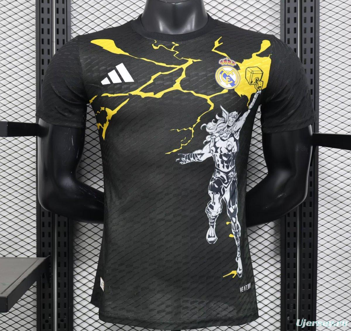 Player Version 25/26 Real Madrid x Avengers Graphic Black Jersey