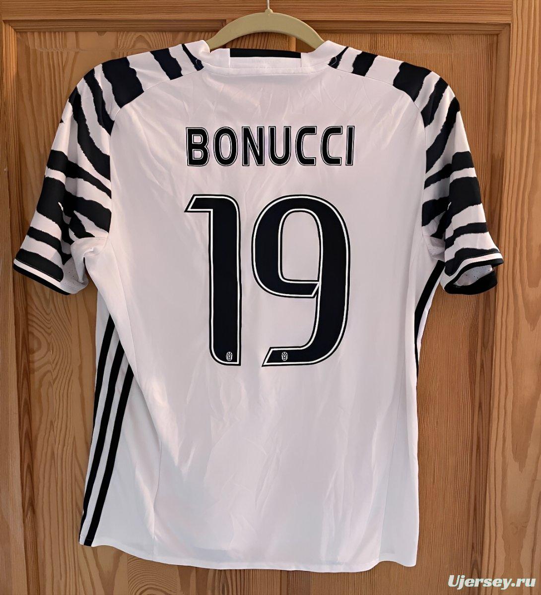 Retro 16/17 Juventus Third Jersey